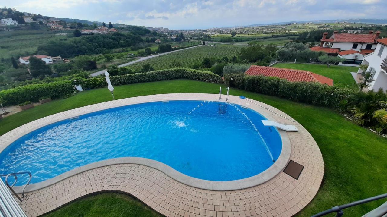 Relax Vila Kampel Koper Exterior photo